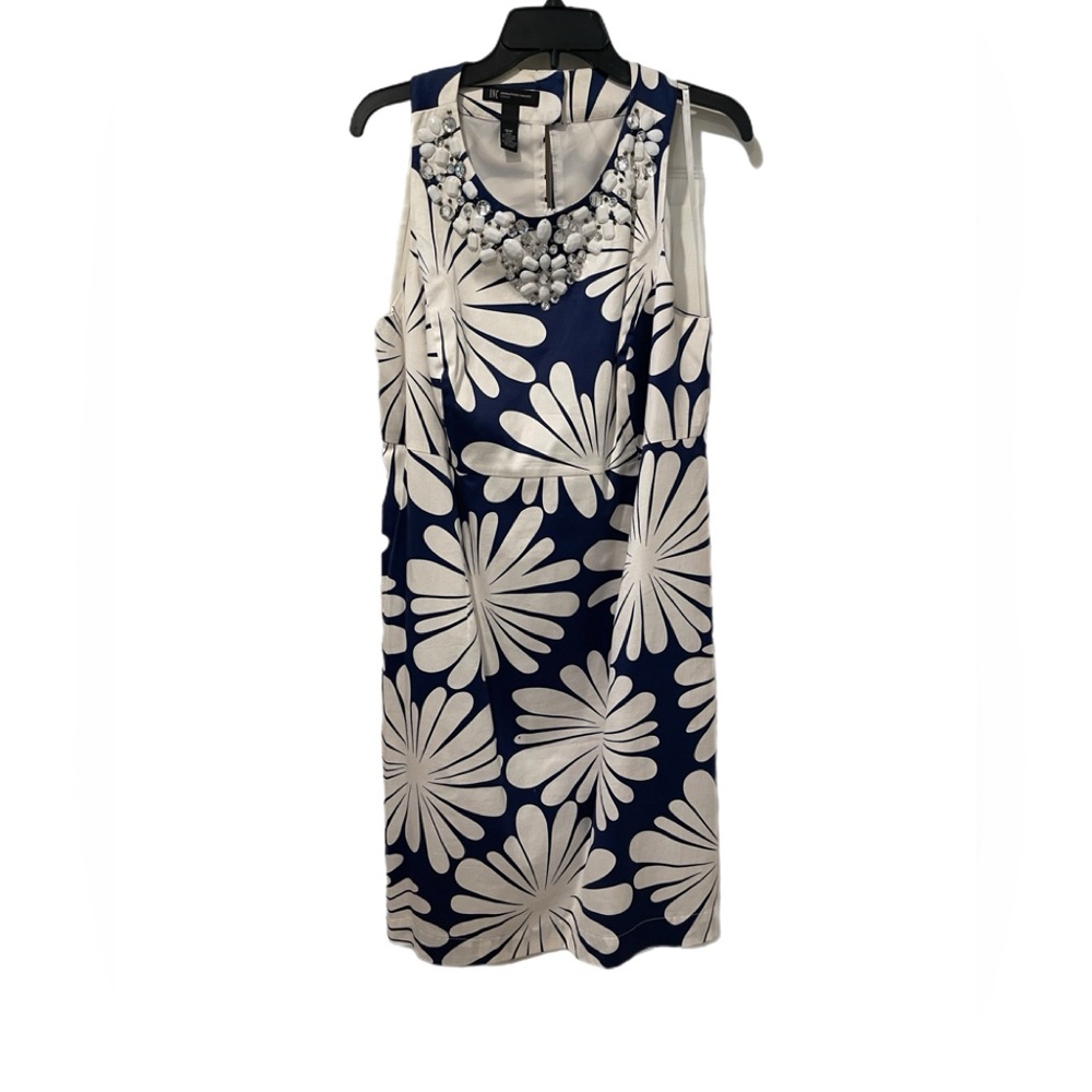 BEAUTIFUL FLORAL PRINT EMBELLISHED NECKLINE DRESS
